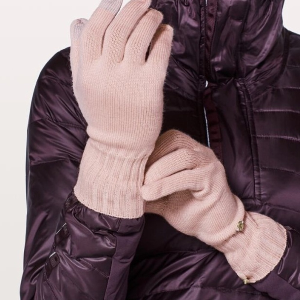 NWT MISTY PINK LULULEMON WOOL BE TOASTY GLOVES XS - Picture 2 of 6